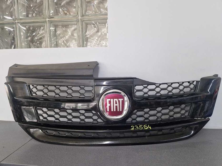 Fiat Freemont 11-15 r. Grill Atrapa Zderzaka Uszkodzona !