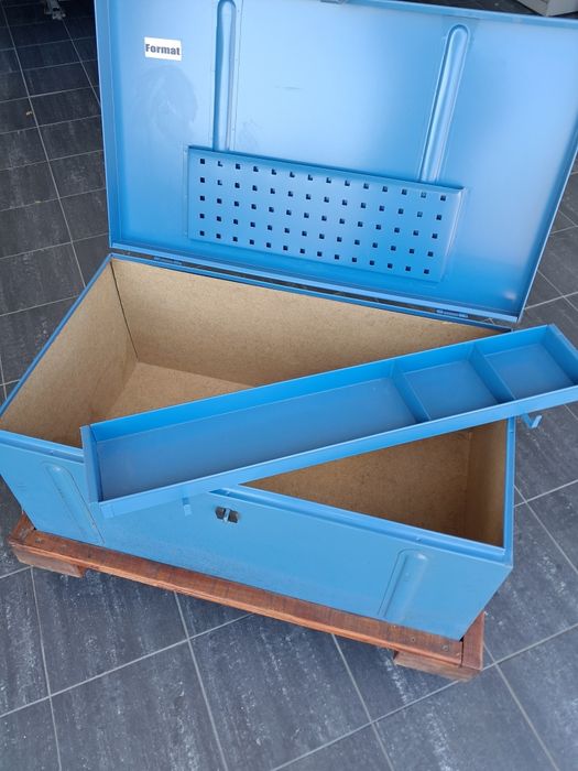 Caixa em ferro forte