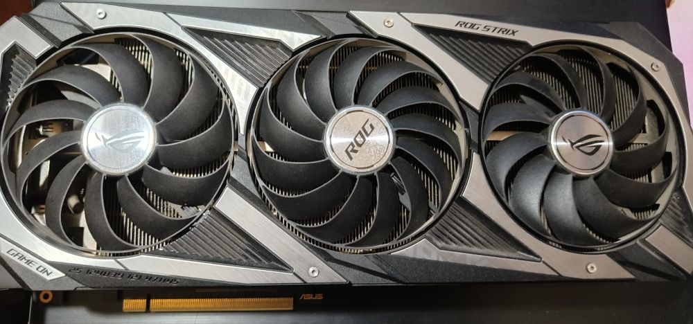 Продам  ASUS ROG Strix GeForce RTX 3070 8GB в отличном состоянии.