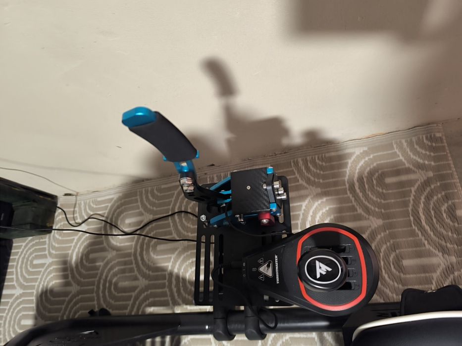 Thrustmaster TH8s shifter zmiany biegów