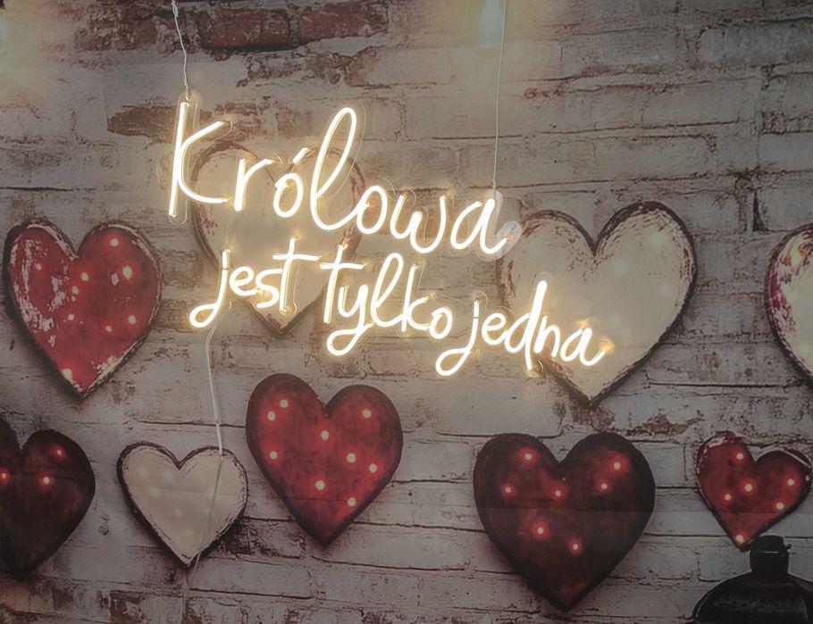 neon, Królowa jest tylko jedna