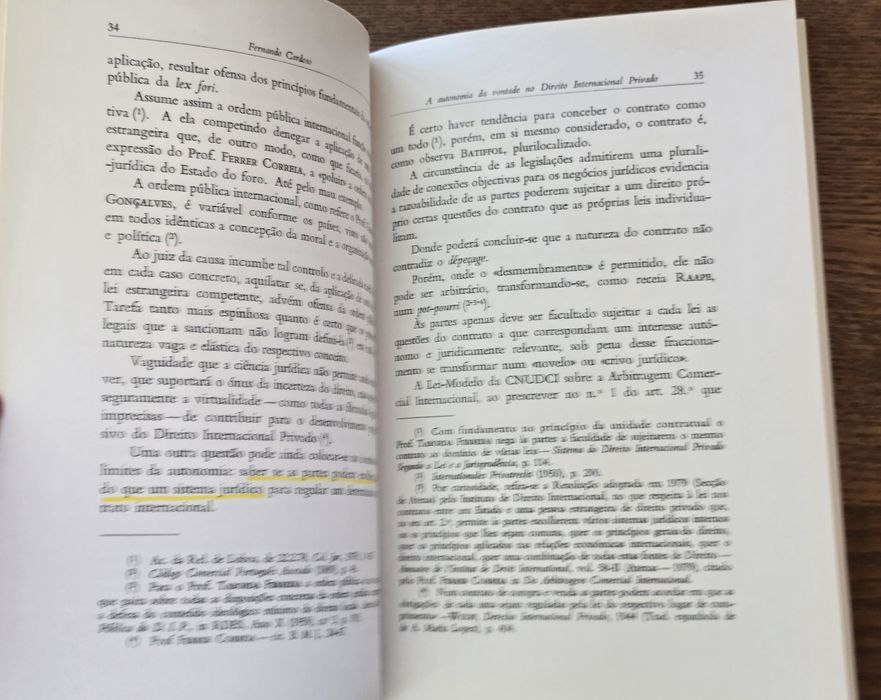 Livros jurídicos / Direito / 1 = 2,5€ / 10 = 20€