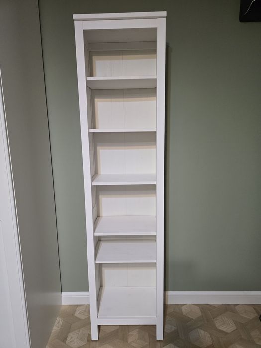 Ikea hemnes wąska drewniana komoda regał na książki półki  drewno