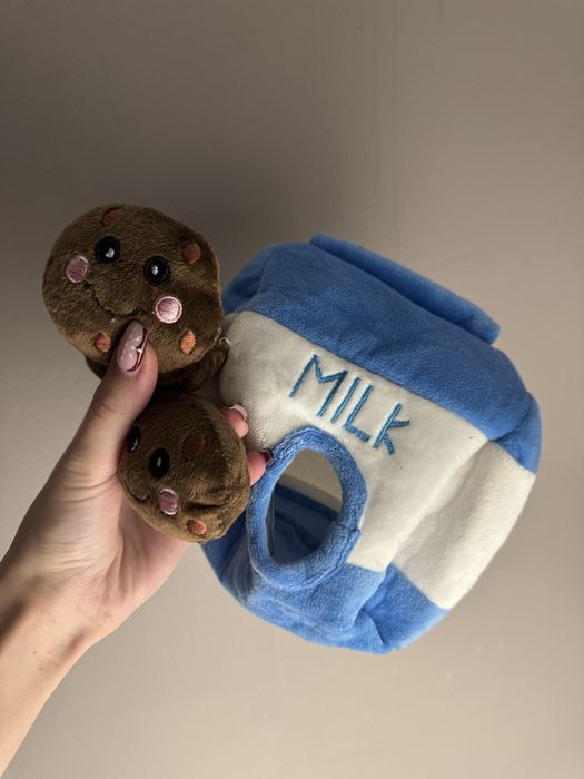 Zabawka węchowa norka dla psa Mleko i ciastka