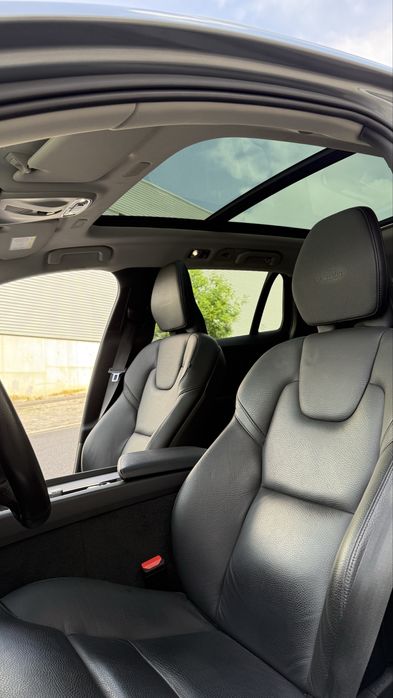 Volvo V60 D4 Inscription Auto 190cv Nacional | Teto panorâmico de abrir |  C/ Histórico