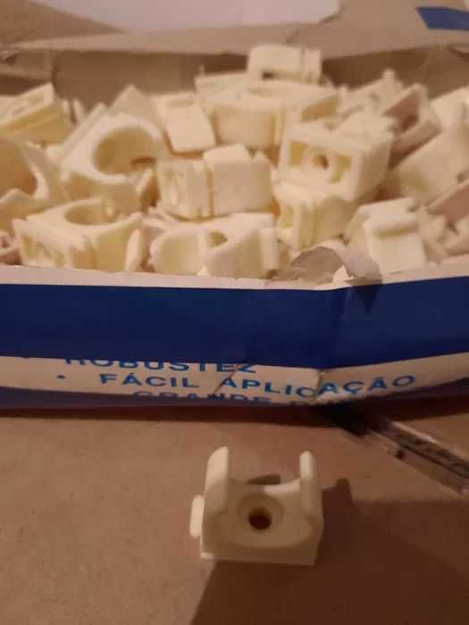 Material eléctrico (conjunto da foto)