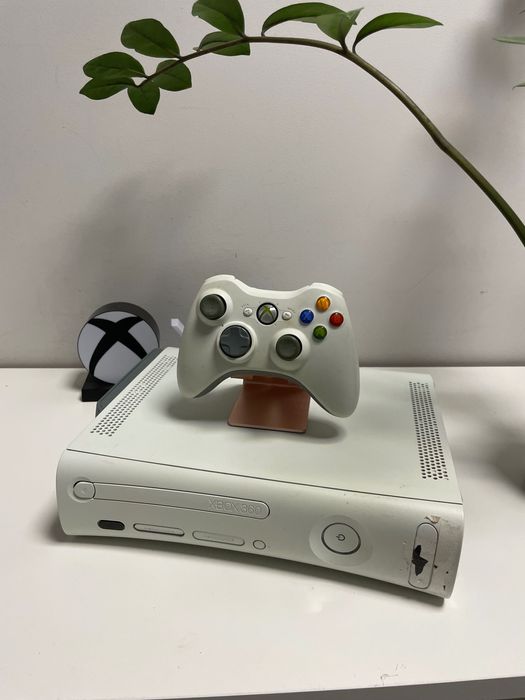 Konsola Xbox 360 20gb pad zasilacz sprawna