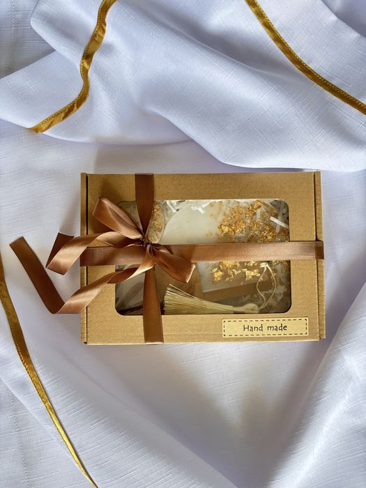 Zestaw prezentowy handmade rękodzieło  żywica epoksydowa złoto i biel zakładka podstawka świecznik