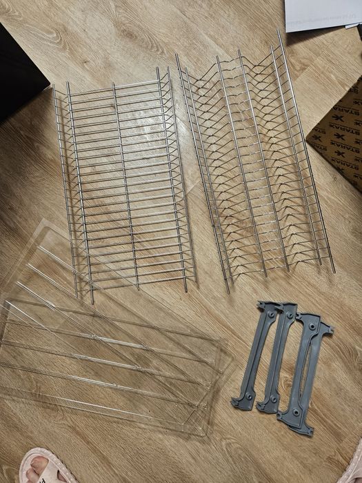 Продаю комплект для сушилка тарелки и стаканы