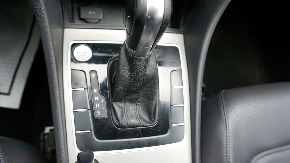 Volkswagen Passat SE      2020