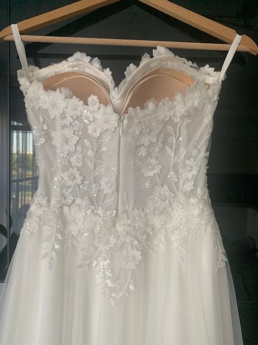 Suknia ślubna z dodatkami