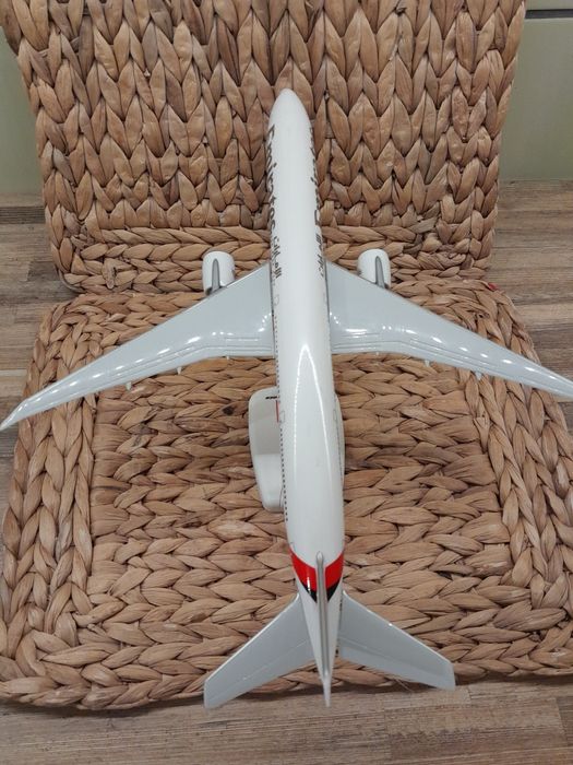 Model Boeing 777-300er Emirates