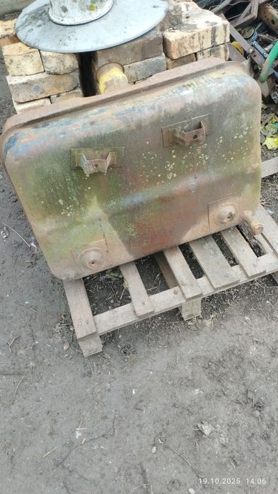 Топлевний бак ЮМЗ