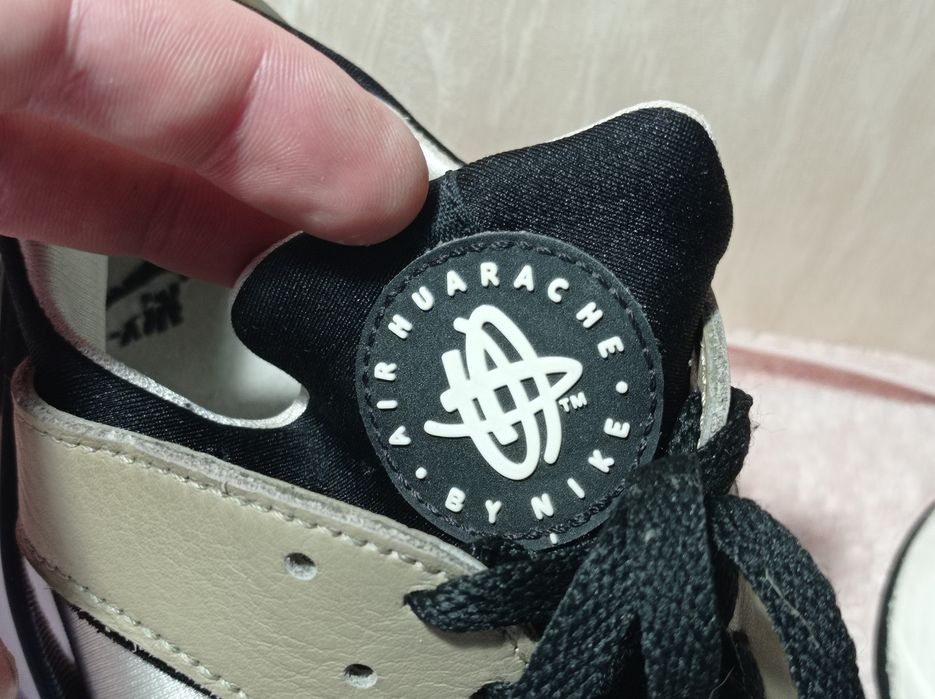 Кросівки чоловічі