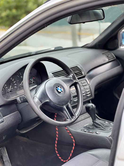BMW 320 — fotografia 4