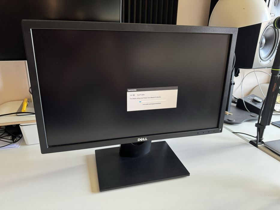 Monitor Dell 22” E2216