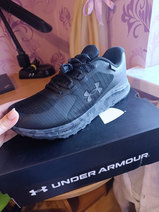 Продам нові кросівки Under Armour  нові