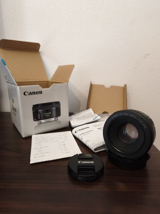 Canon EF 50mm f/1.8 STM – Caixa e documentação