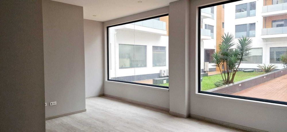 Espaço comercial em Paredes