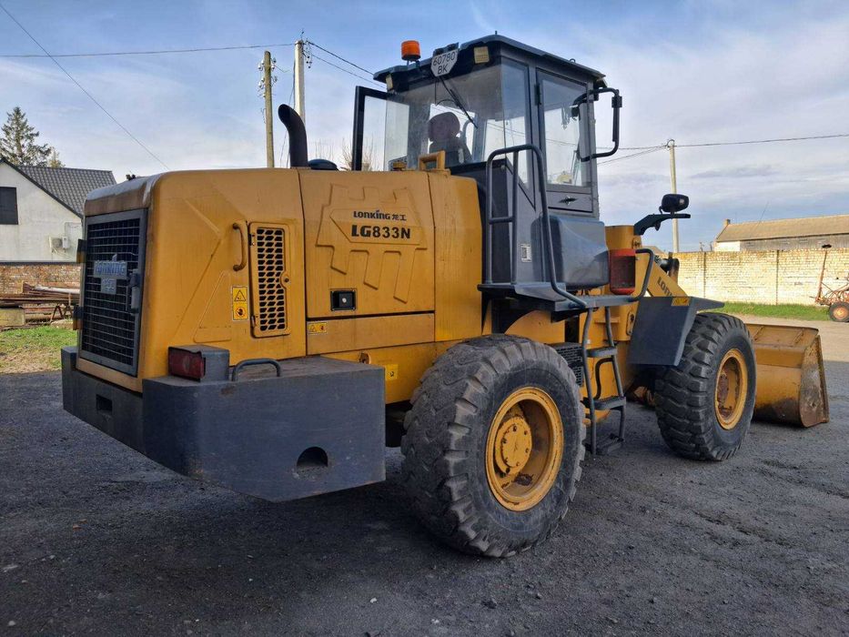 Навантажувач фронтальний Lonking LG833N