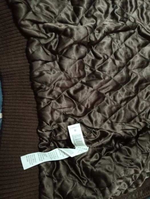 Blusão em pele castanho.impecavel.