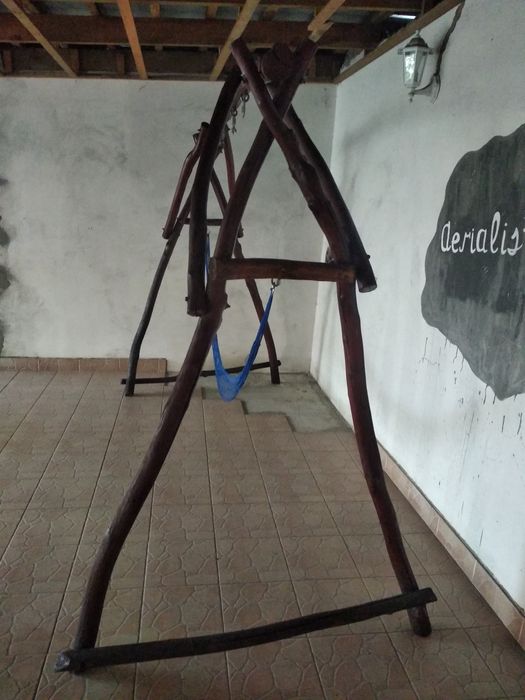 Продам    качелю