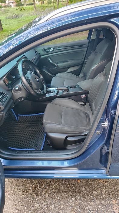 Продаю власний автомобіль Renault Megane IV