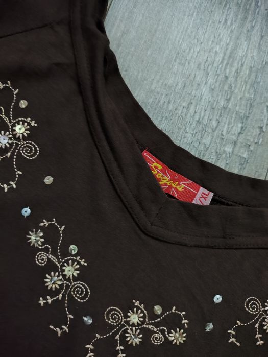 Czekoladowa haftowana bluzka 42 XL zdobiona elastan