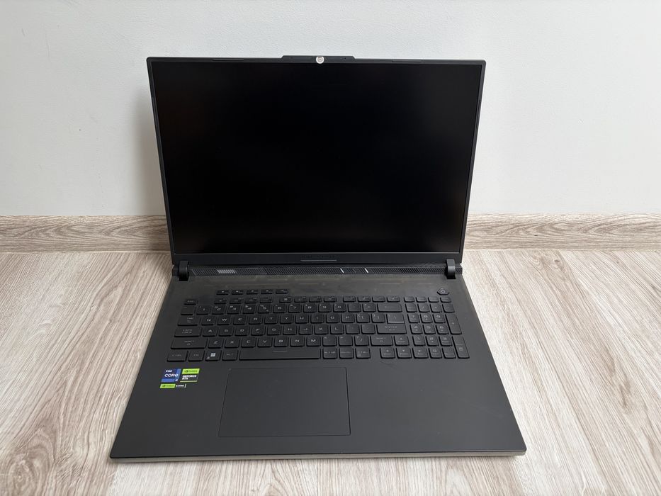 ASUS ROG Strix SCAR 18 | RTX 4090 (16GB) | i9-13980HX | 64GB RAM DDR5 | 2TB |