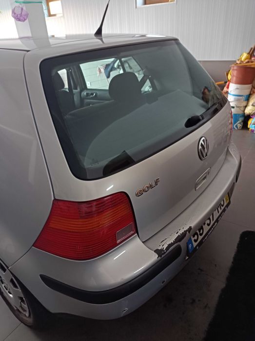 Viatura usada, apesar da idade com poucos Km conforme fotos.