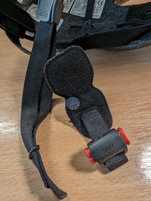 Шлем велосипедный женский ABUS