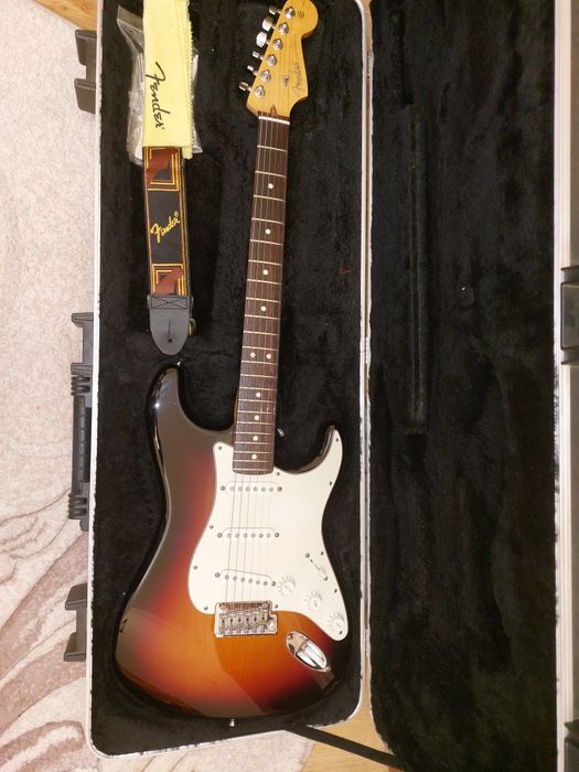 Продам Fender stratocaster usa