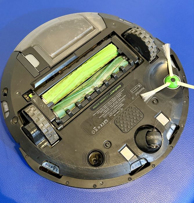 iRobot Roomba i7 em otimo estado iclui 4 filtros e 3 helices novas