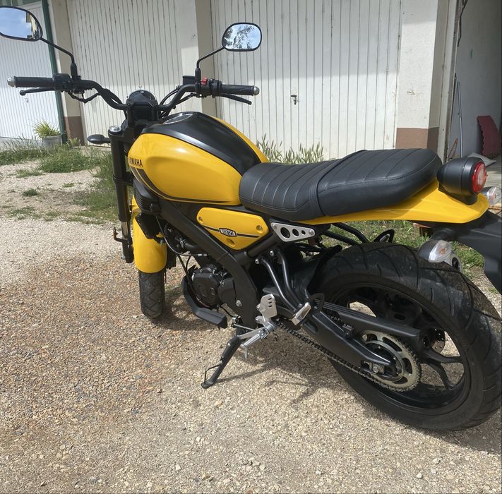 Yamaha  xsr 125.