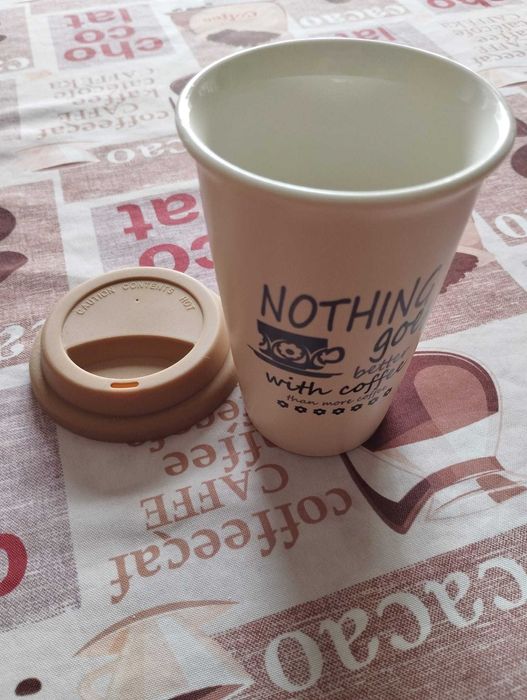 Copo de café porcelana com tampa silicone