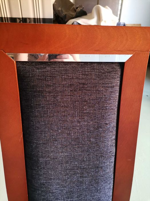 Cadeira de madeira e estofado