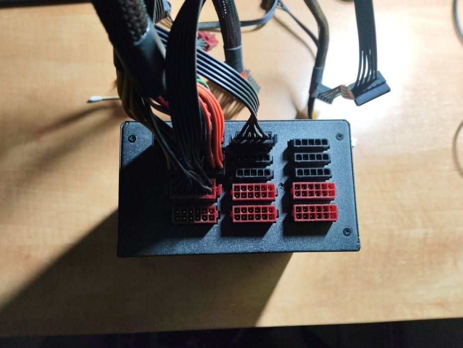 Блок живлення Enermax Platimax 1700 W