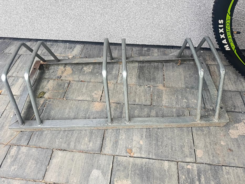 Stojak na 3 rowery uchwyt