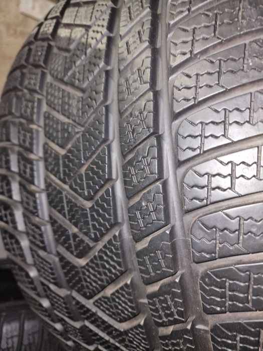 315/30/21_275/35/21 Pirelli  3, Porsche-NO, 19r.-20r.7mm, super kpl.