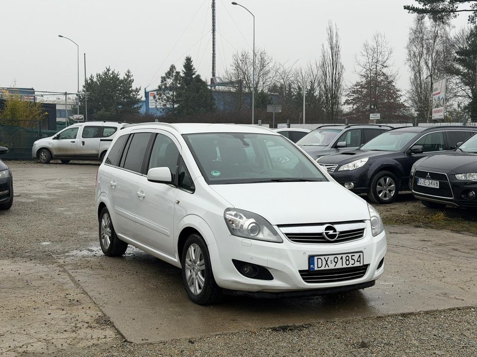 Opel Zafira B  1.8 Benzyna/2012r/Xenon/7-osób/Navi/Hak/PDC/Alu/Zamiana