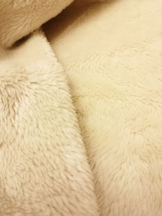 Piękna kurteczka kożuszek