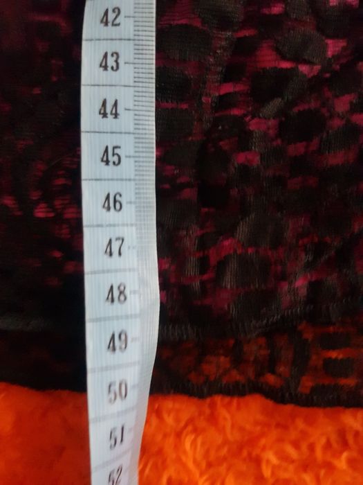 Spódniczka z czarnej koronki