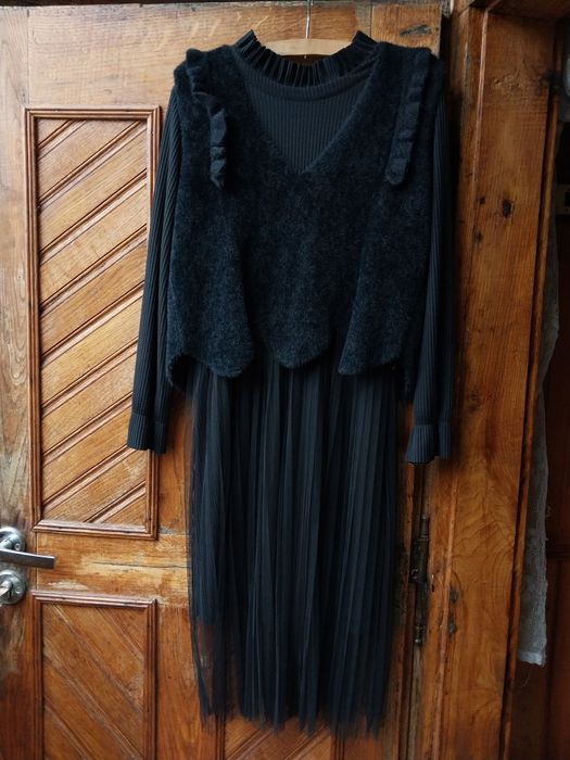 Шикарне плаття  з накидкою