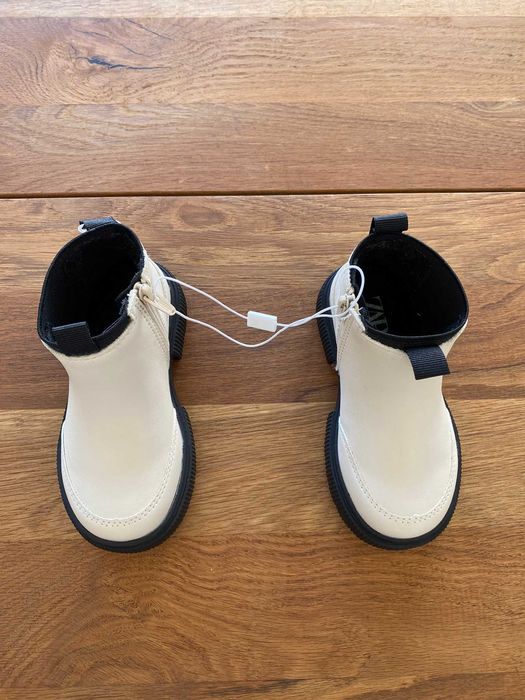 Botas de Criança Novas