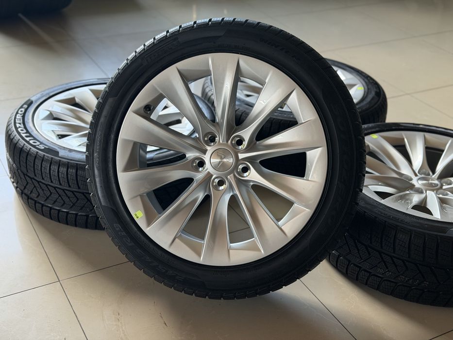 Диски оригінал Tesla Model S r19/5/120 245/45/19 Pirelli шини зимові