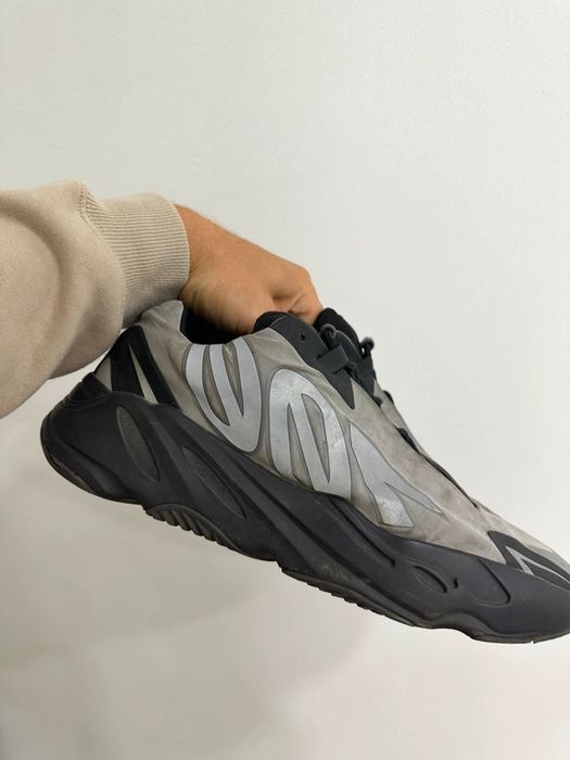 adidas gazelle silver green womens ID1674 adidas Yeezy 700 V3 Fade Salt [USED] main image 0