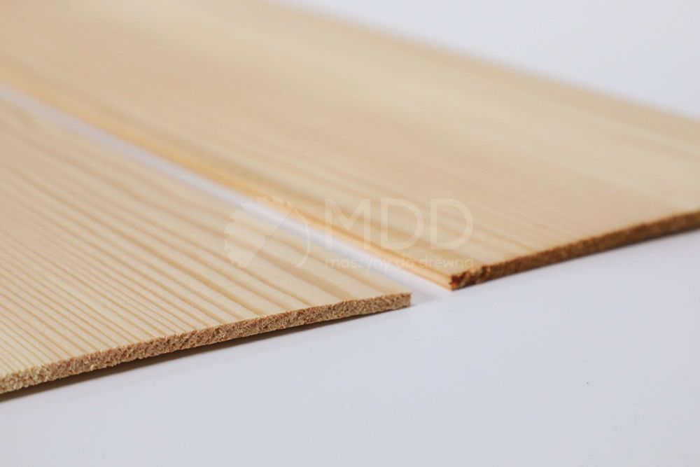 Obłóg sosnowy 2100x140x4 mm I klasa