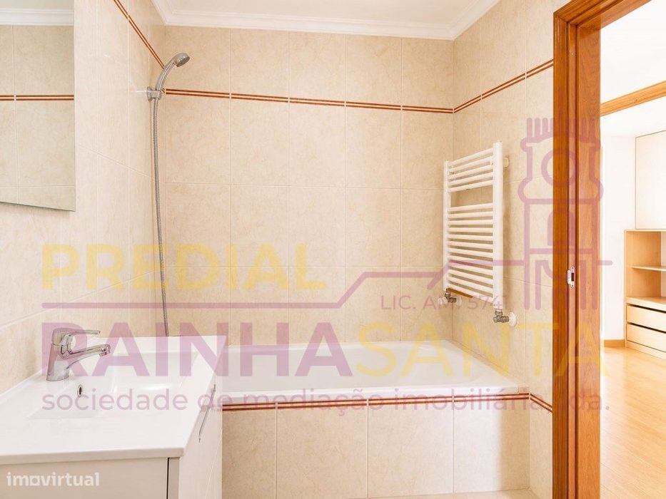 Apartamento T2 com Garagem em Box - S. Martinho do Bispo, Coimbra