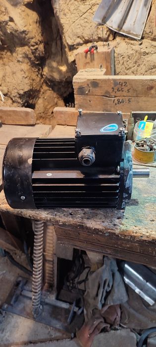 Електродвигун GRUNDFOS  1,1/3000 об. 220/380