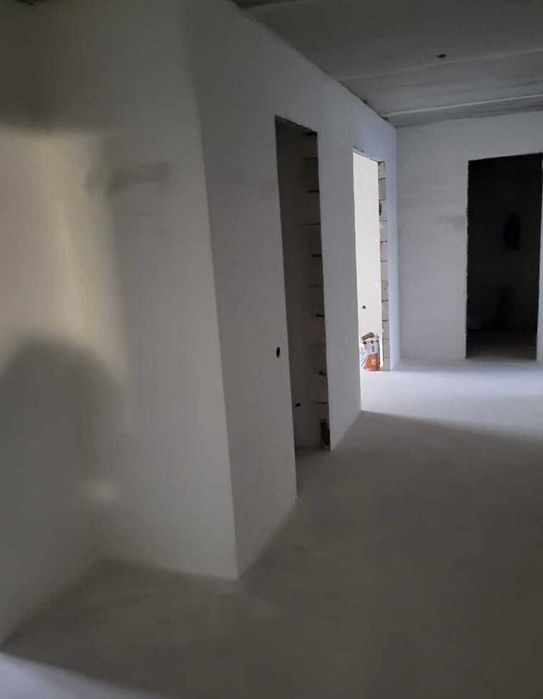 3 кім на Яреми в зданому будинку